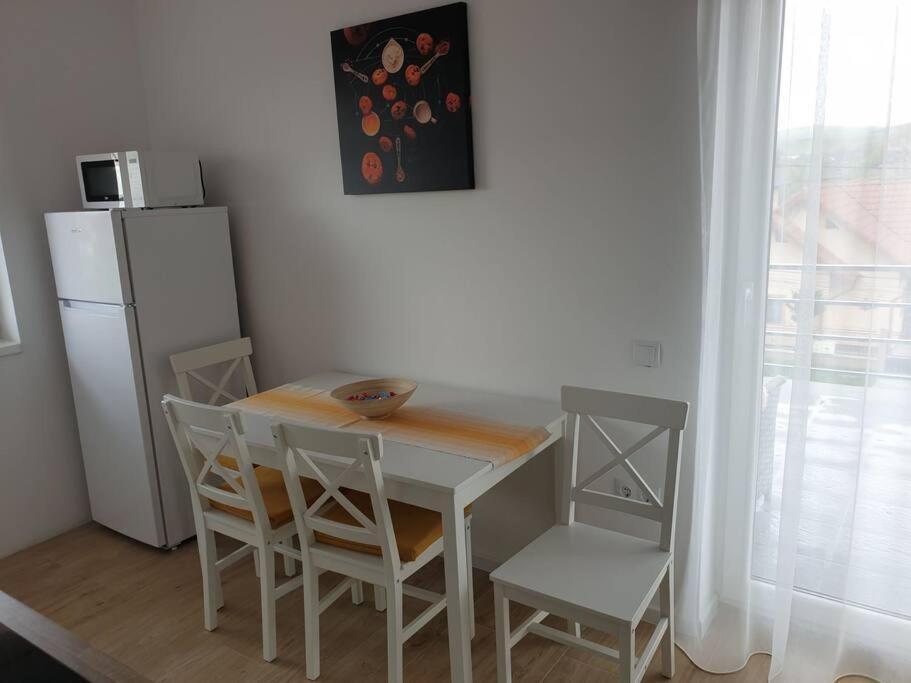 Max Studio Sancraiu de Mures ภายนอก รูปภาพ